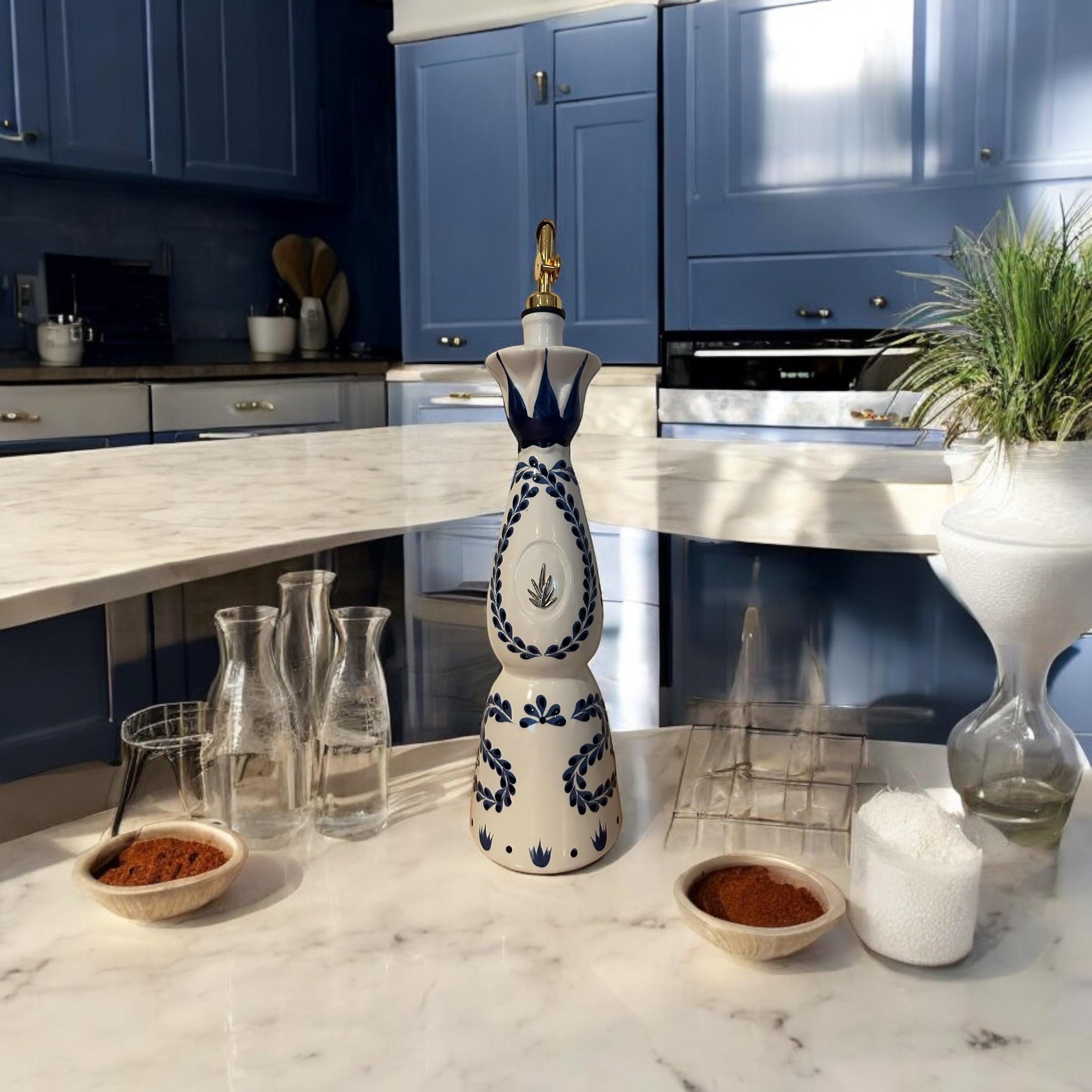 Handpainted Class Azul 750ml Olive Oil Dispenser Handpanted Clase Azul Olive Oil Dispenser